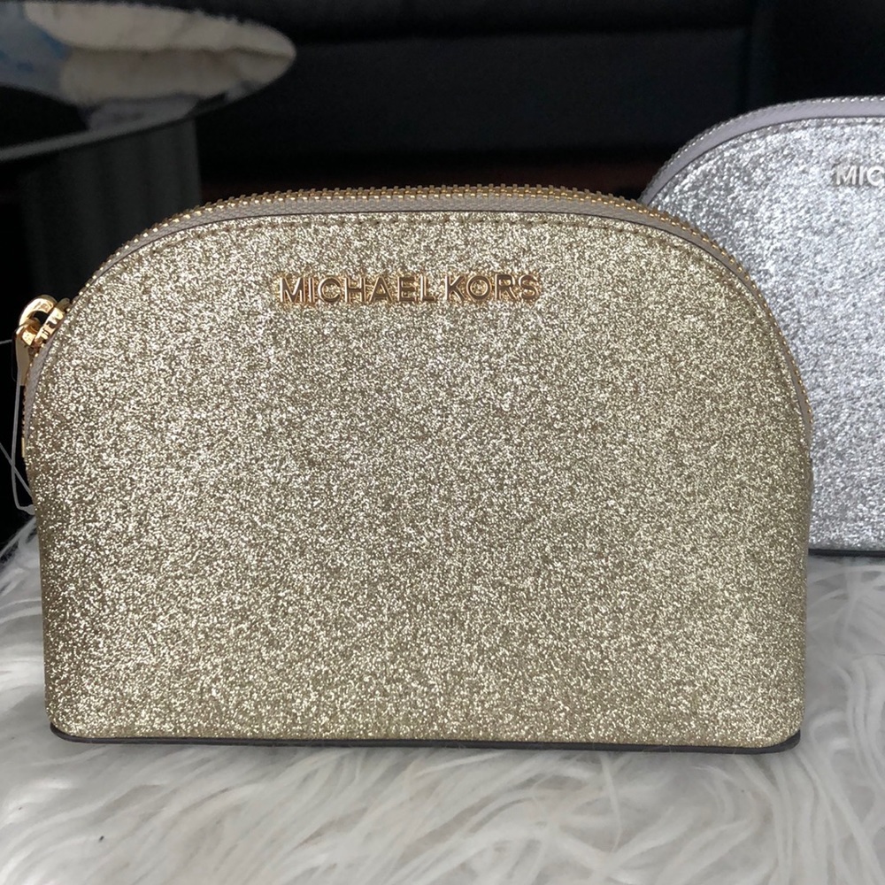 Michael Kors LG Travel Pouch Gold or Silver - Picture 2 of 8